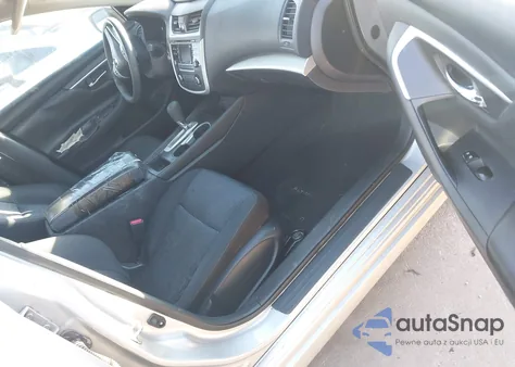 2016 Nissan Altima 2.5/2.5 S/2.5 Sl/2.5 Sr/2.5 Sv z USA, uszkodzony, nr VIN 1N4AL3AP0GN329745